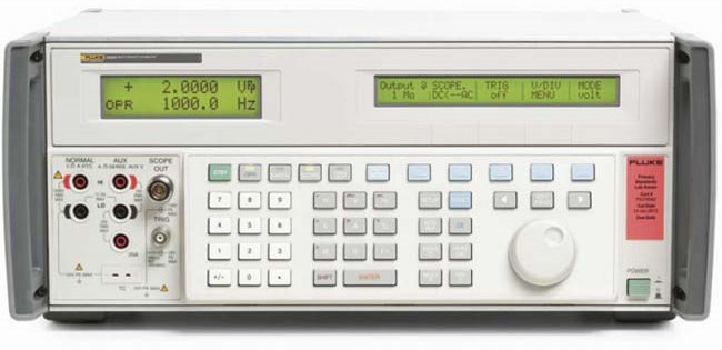 Электрический калибратор Fluke 5502A