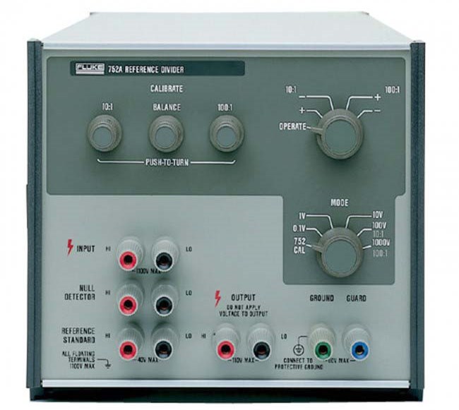 Электрический эталон Fluke 752A
